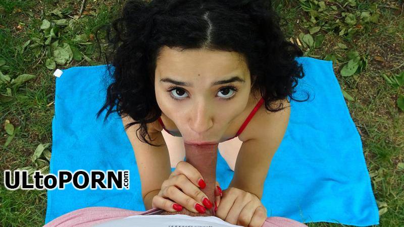 PublicAgent.com, FakeHub.com: Mia Navarro - Tight Spanish pussy fucked outside [301 MB / SD / 480p] (Teen)