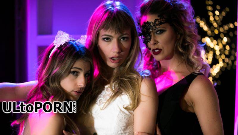 GirlsWay.com: Cherie DeVille, Kristen Scott, Ivy Wolfe - Showcases: December - 2 Scenes In 1 [2.43 GB / FullHD / 1080p] (Lesbian)