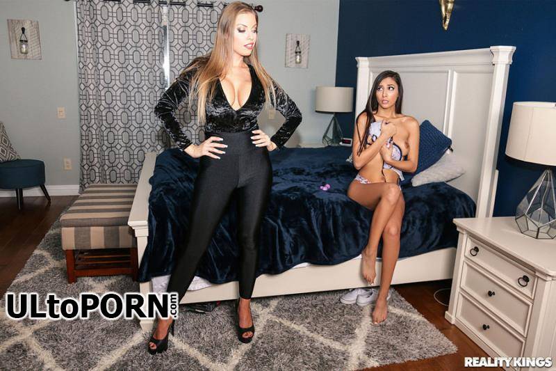 MomsLickTeens.com, RealityKings.com: Britney Amber, Gianna Dior - Sexting Hijinx [329 MB / SD / 480p] (Lesbian)