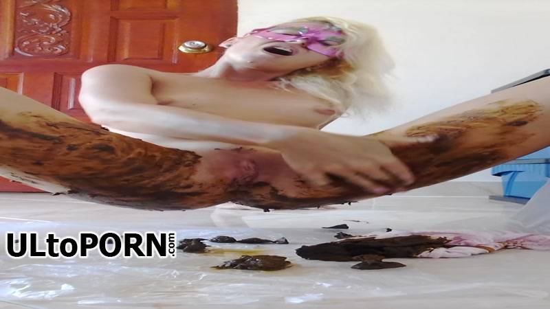 Scatshop.com: MissAnja - Blonde Shitting Huge Destroy Her Panty Smearing [1.56 GB / HD / 720p] (Scat)