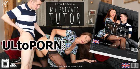 Mature.nl, Mature.eu: Lara Latex - Naughty Lara Latex is tutoring her toyboy in sexlessons [1.82 GB / FullHD / 1080p] (Mature)