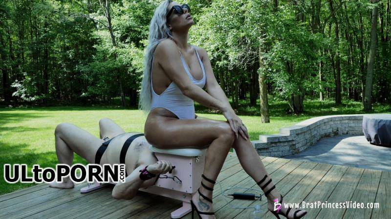 BratPrincess.us: Goddess Becky - Outside Relaxing On The Smother Box [626 MB / FullHD / 1080p] (Humiliation)