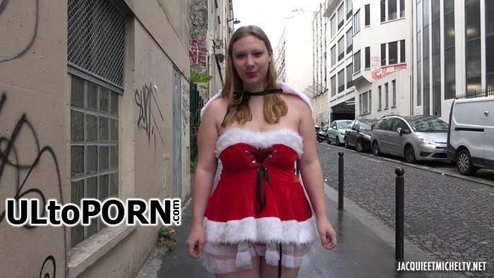 JacquieEtMichelTV, Indecentes-Voisines: Melodie - Mother Christmas tastes! (FullHD/1080p/1.04 GB)