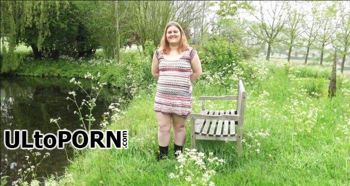 JacquieEtMichelTV, Indecentes-Voisines: Manon - Spring Experience With Manon, 21 Years Old (FullHD/1080p/1.28 GB)