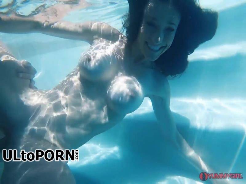 SofieMarieXXX.com, YummyGirl.com: Sofie Marie - Underwater Creampie 6 [1.41 GB / HD / 720p] (Milf)