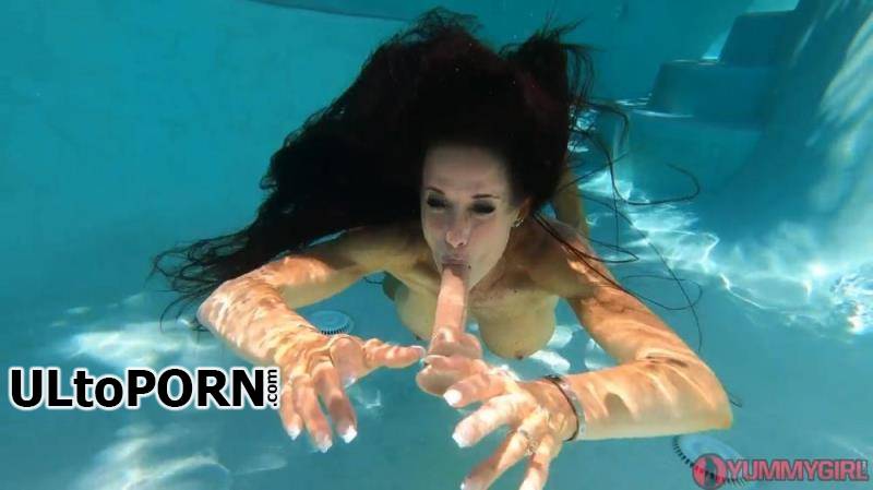 SofieMarieXXX.com, YummyGirl.com: Sofie Marie - Diving For Dildos 8 [703 MB / HD / 720p] (Mature)