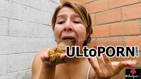 ScatShop.com: Valentynexx - Licking my big poop in my backyard [253 MB / FullHD / 1080p] (Scat)