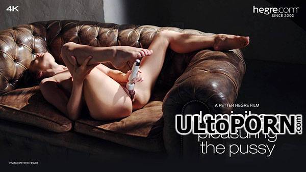 Hegre.com: Dominika C - Pleasuring The Pussy [1.02 GB / FullHD / 1080p] (Solo) + Online