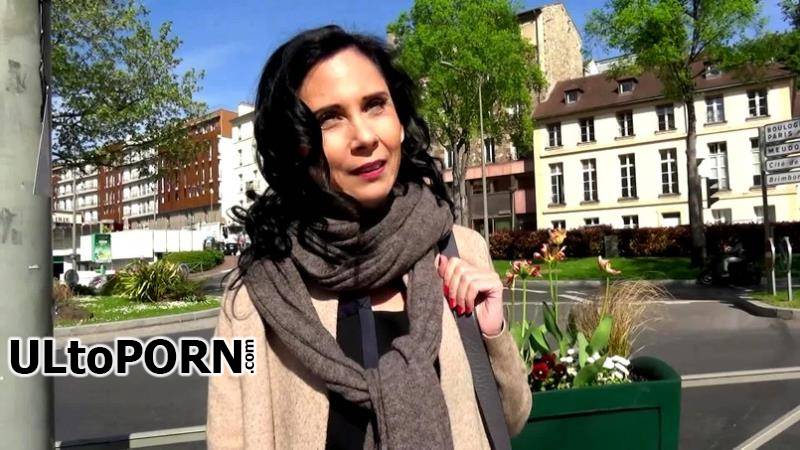 JacquieEtMichelTV.net, Indecentes-Voisines.com: Elise - 44ans, prof de francais a Sevres [1.01 GB / FullHD / 1080p] (France) + Online