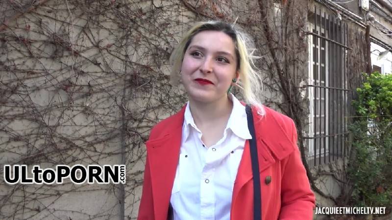 Clemence - Clemence, 19ans, etudiante parisienne ! [FullHD 1080p] (1.11 GB) JacquieetMichelTV