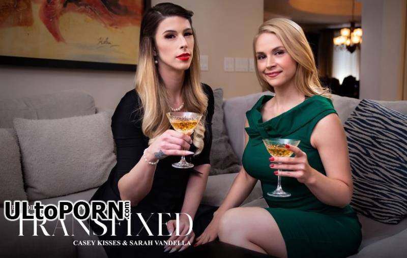 Transfixed.com, AdultTime.com: Sarah Vandella, Casey Kisses - Housewife Secrets [1.80 GB / FullHD / 1080p] (Shemale)