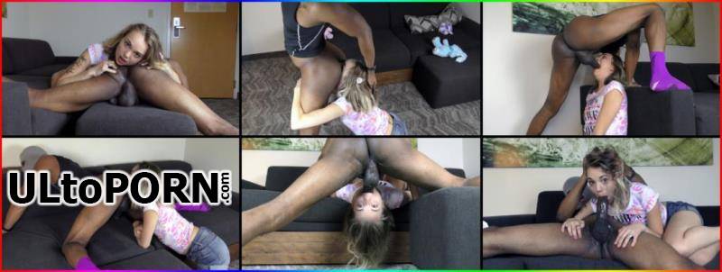 DickDrainers.com: Maddy Reese - Curious Blonde Regretfully Discover's Her Black Roommate's Secret [3.23 GB / FullHD / 1080p] (Interracial)
