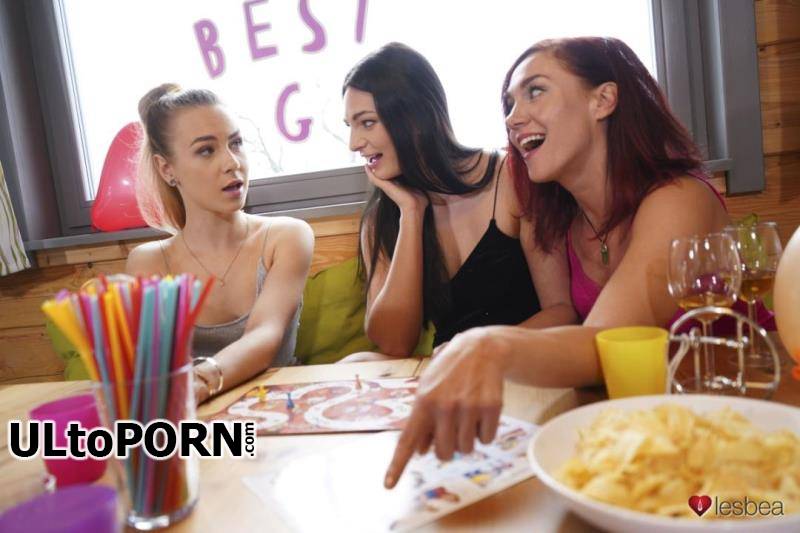 SexyHub.com, Lesbea.com: Alecia Fox, Leanne Lace - Horny girlfriends saucy sex game [999 MB / FullHD / 1080p] (Lesbian)