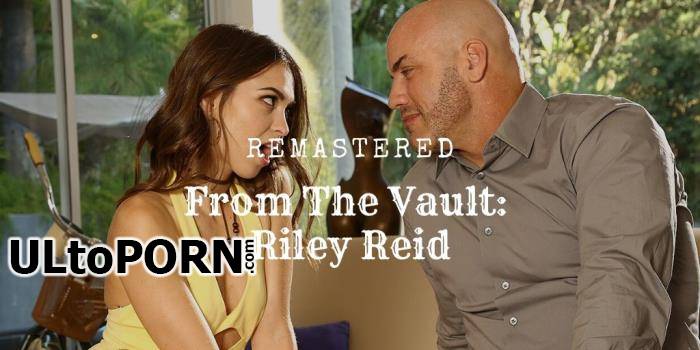 VRHush.com: Riley Reid - From The Vault: Riley Reid [4.26 GB / UltraHD 4K / 2700p] (Oculus)