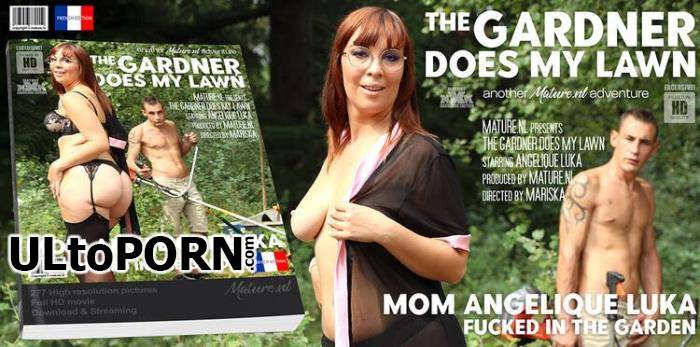 Mature.nl: Angelique Luka (EU) (31) - This gardner gets to plow the lawn from a hot mom in the garden (FullHD/1080p/2.35 GB)