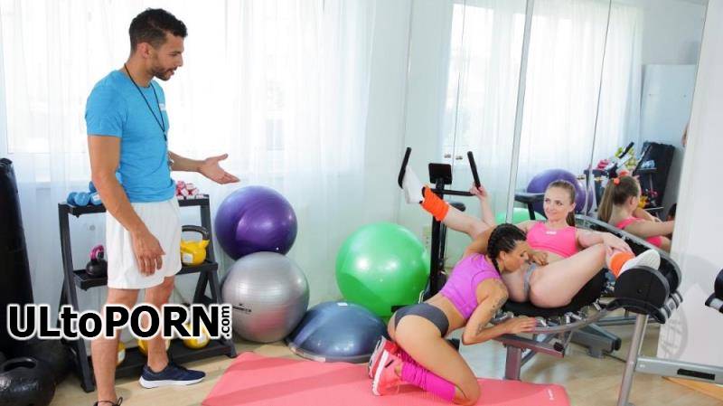 FitnessRoom.com, SexyHub.com: Lillie Star, Lady Bug - Milf and petite nymph gym threesome [290 MB / HD / 720p] (Threesome)