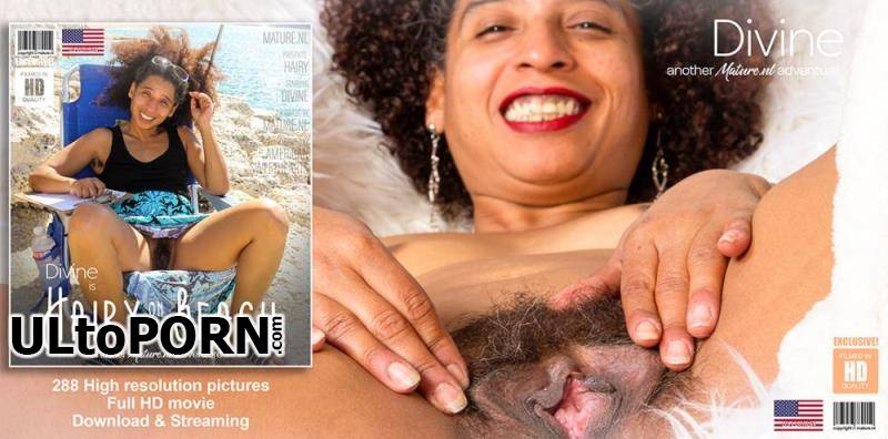 Mature.nl: Divine (41) - Hairy Divine loves to flash on the beach [2.17 GB / FullHD / 1080p] (Mature)