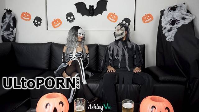 Pornhub.com, AshleyVe: Ashley Ve - Halloween Party Surprise Sex On Costume [172 MB / FullHD / 1080p] (Teen)