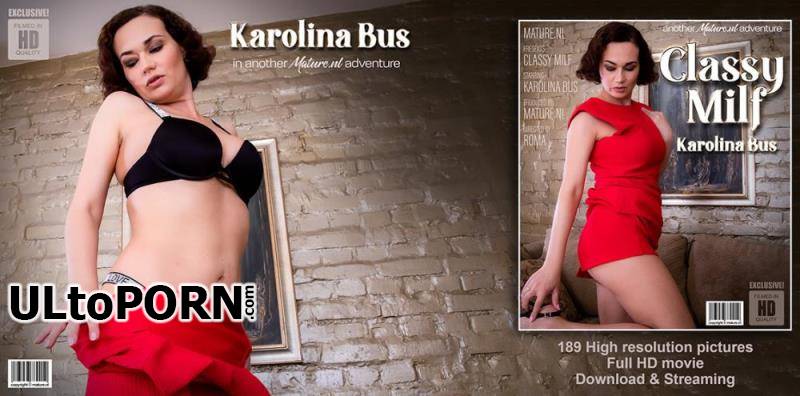 Mature.nl: Karolina Bus (39) - Classy MILF Karolina Bus loves to play with herself [1.10 GB / FullHD / 1080p] (Mature)