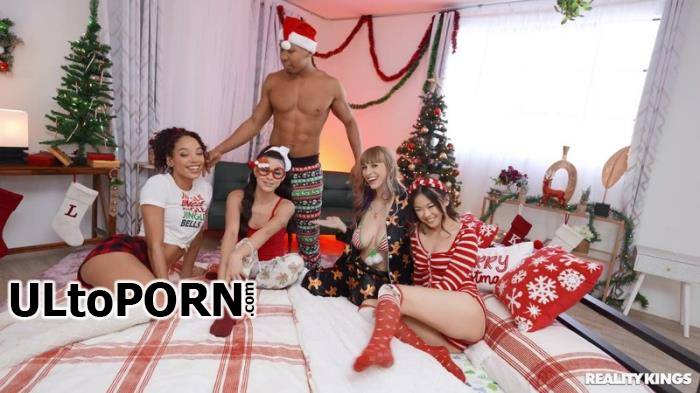 Alexis Tae, Lulu Chu, Kylie Rocket, Angel Youngs - A Very XXX Christmas (SD/540p/637 MB)