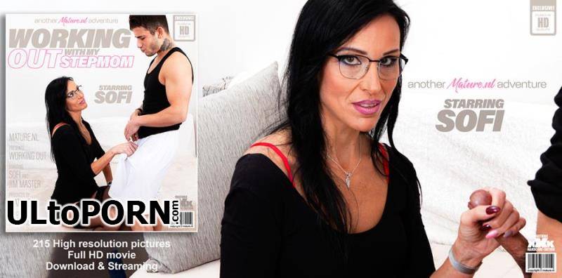 Mature.nl: Jim Master (20), Sofi (45) - Hot MILF Sofi works out with her strapping stepson [1.55 GB / HD / 1060p] (Mature)