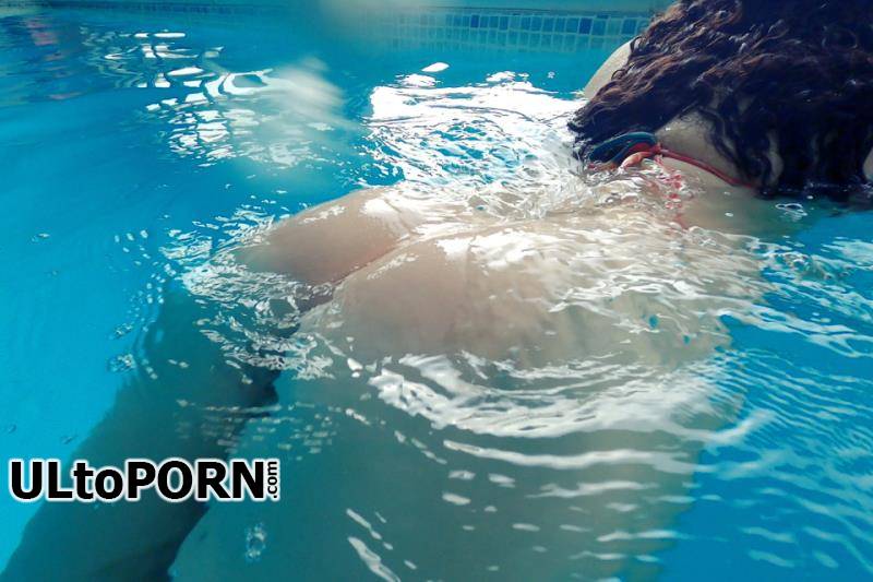 MayContainGirl: Joey Fisher - Slippery When Wet [815 MB / FullHD / 1080p] (Erotic)