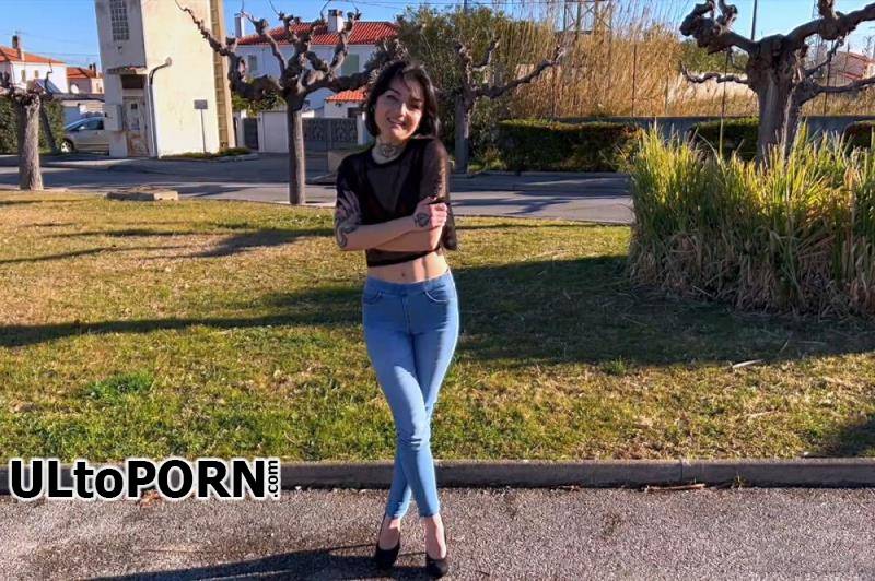 JacquieEtMichelTV.net: Crystal Cherry - Crystal soigne sa frustration anale [1.18 GB / FullHD / 1080p] (France)