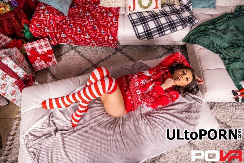 POVR.com, POVR Originals: Maya Woulfe - A RoboCock Christmas [4.28 GB / UltraHD 2K / 1600p] (PlayStation VR)