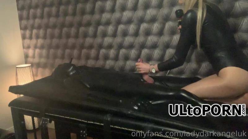 Lady Dark Angel Uk: Vac Bed And So Much Tease [223.88 MB / FullHD / 1080p] (Femdom)