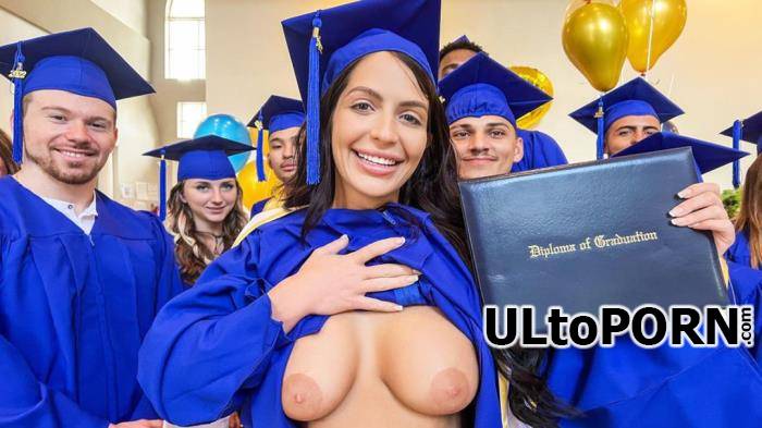 Alexa Payne - College Graduates - Hold the Door House Party (FullHD/1080p/2.75 GB)