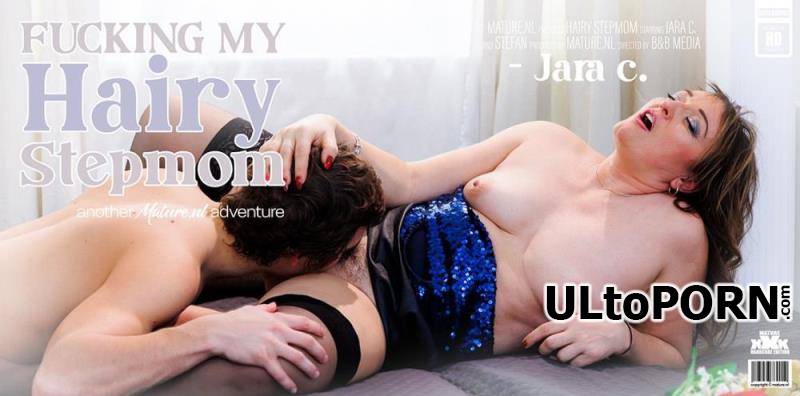 Mature.nl: Jara C (42), Stefan (21) - Toyboy Stefan gets seduced by his hot hairy stepmom Jara C. for an afternoon filled with sex [400 MB / SD / 540p] (Mature)
