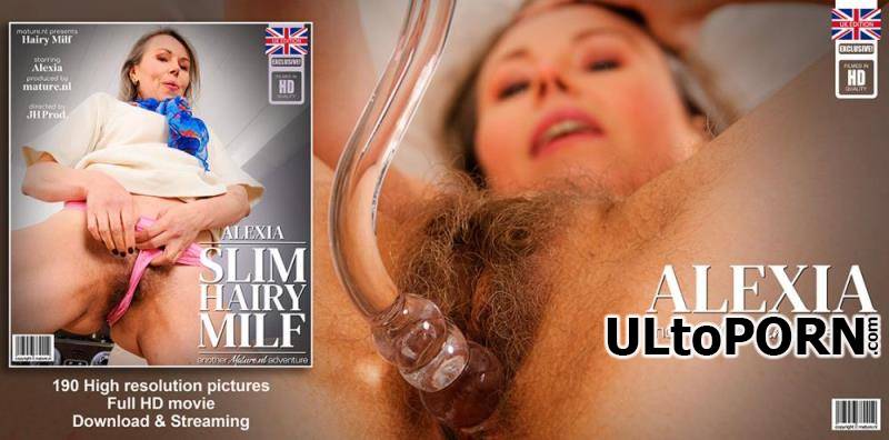 Mature.nl: Alexia (48) - Slim British MILF Alexia loves playing with her hairy pussy when she's alone [980 MB / FullHD / 1080p] (Mature)