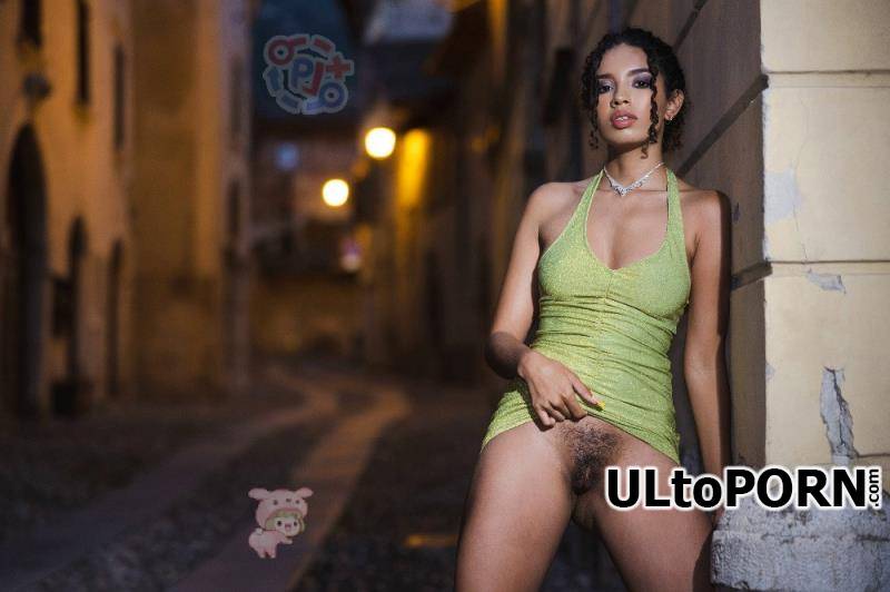 Watch4Beauty.com: Valery Ponce, Goddess Valery, Valerie Ponce - Sexy Outside [751 MB / UltraHD 4K / 2160p] (Solo)