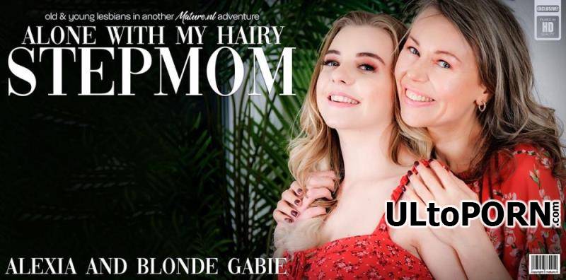 Mature.nl: Alexia (48), Blonde Gabie (EU) (24) - Hot young Blonde Gabie licking her stepmom Alexia's wet hairy pussy on the couch [3.59 GB / FullHD / 1080p] (Lesbian)