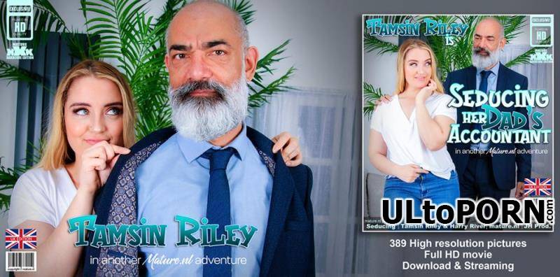 Mature.nl, Mature.eu: Tamsin Riley, Harry River - Young and horny Tamsin Riley is fucking and sucking her way older dad's accountant on the couch [2.31 GB / FullHD / 1080p] (Mature)