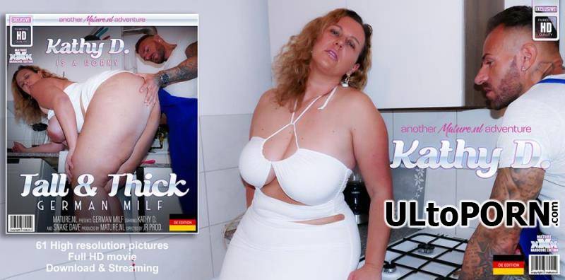 Mature.nl: Kathy D (EU) (39), Snake Dave (33) - Thick German MILF Kathy D. has a big ass and tits she uses to seduce the handyman into sex at home [1.18 GB / FullHD / 1080p] (Mature)