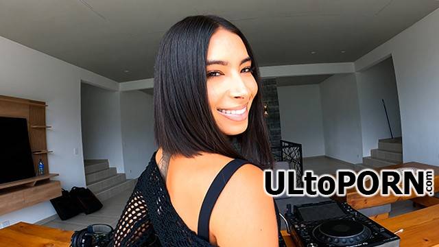 Pornhub.com, Daniela Antury: Seduced A DJ And He Gives Me A Special Class / POV [528 MB / FullHD / 1080p] (Teen)