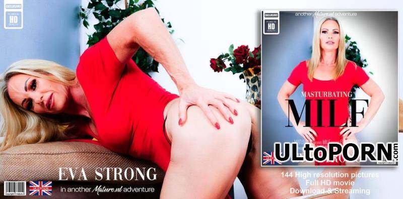 Mature.nl: Eva Strong (EU) (48) - Tattooed British MILF Eva Strong is a horny solo nympho that loves to play with her shaved pussy [877 MB / FullHD / 1080p] (Mature)