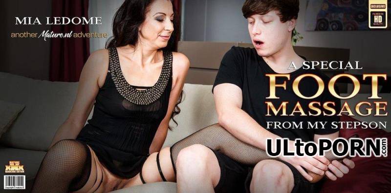 Mature.nl: Mia Ledome (47) - Stepmom Mia Ledome is a MILF that gets a special hardcore footmassage from her stepson [1.29 GB / FullHD / 1080p] (Mature)