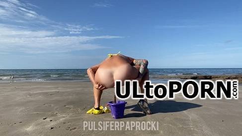 ScatShop.com: PulsiferPaprocki - Beach Bucket Poop [123 MB / FullHD / 1080p] (Scat)
