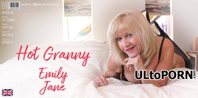 Mature.nl: Emily Jane (EU) (63) - Hot British Granny Emily Jane plays with herself in bed [568 MB / FullHD / 1080p] (Mature)