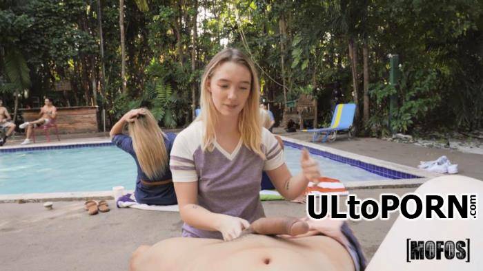 Juliette Mint - Next Door Neighbor's Tight 18yo Daughter - BBQ BJ (FullHD/1080p/1.61 GB)