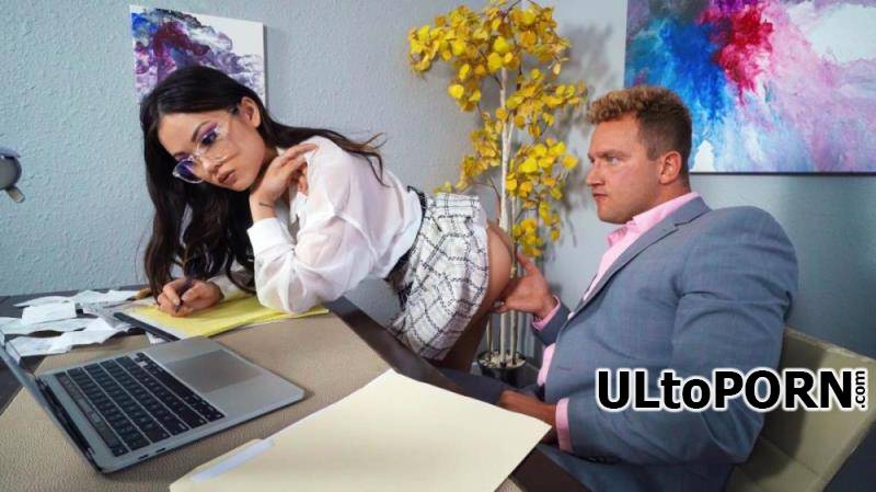 PornstarsLikeItBig.com, Brazzers.com: Lulu Chu, Van Wylde - Taxes And Titties [7.67 GB / UltraHD 4K / 2160p] (Teen)