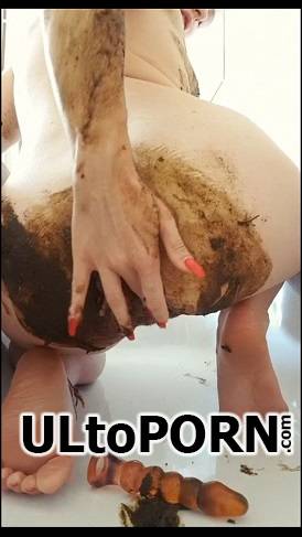 ScatShop.com: CremeDeLaJen - Poop into hand, body and lip smearing [677 MB / UltraHD 2K / 1280p] (Scat)