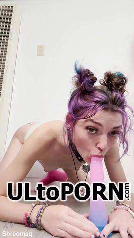 Shrooms Q - Rainbow dildo sucking and standing fucking dildo (UltraHD 2K/1920p/143 MB)